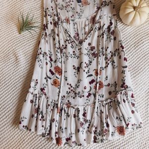 American Eagle Flowy White Floral Shirt